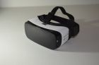 Virtual reality glasses (  )  