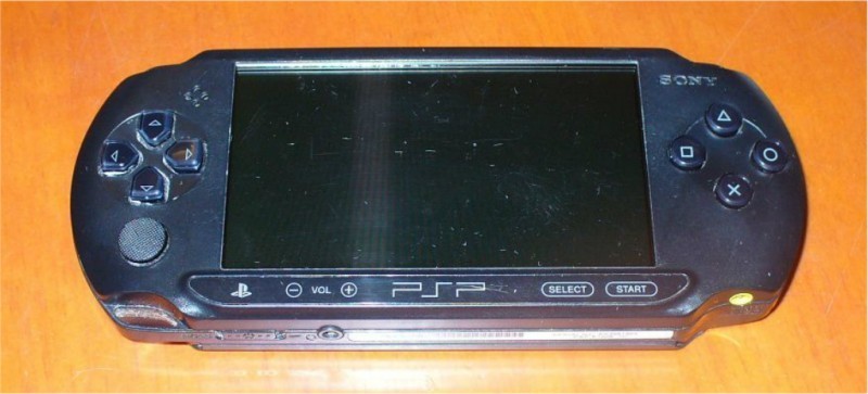 Psp e1008 не включается и не заряжается