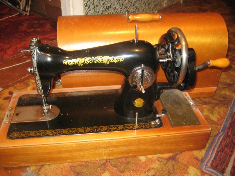 Авито старые швейные машинки