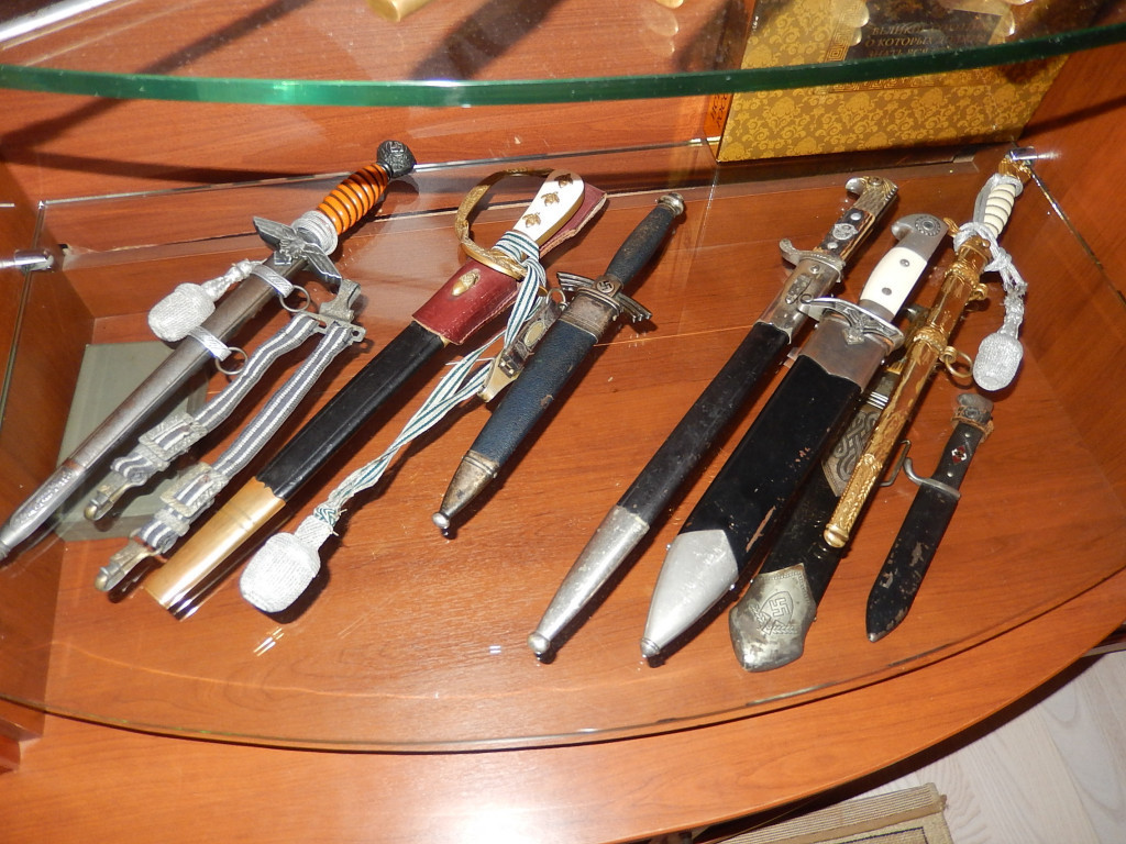 Продам коллекцию антикварного холодного оружия в Твери - Барахолка .