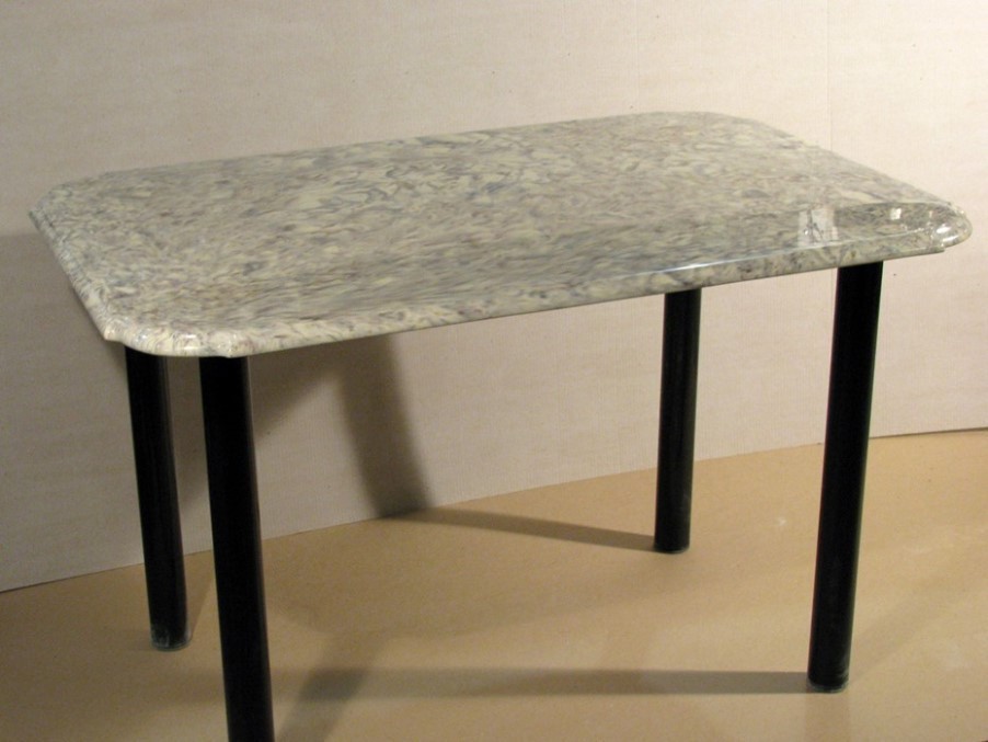 Стол кухонный камень купить. Стол со столешницей из камня. Кухонный стол из искусственного камня. Стол из камня для кухни. Стол со столешницей из искусственного камня.