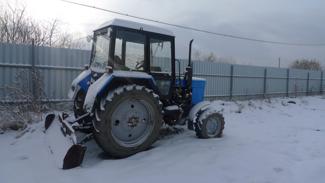 Трактор мтз 82 пермский край купить. Трактор МТЗ 82 зима. МТЗ 80 зима. Трактор МТЗ 82 зимой. Трактор МТЗ 82..1 Беларус с куном.