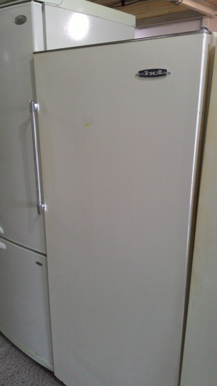 Холодильники б у доставка. Холодильник ЗИЛ 2022. Холодильник ЗИЛ 63. Однокамерный холодильник ЗИЛ. Холодильник ЗИЛ 108-1.