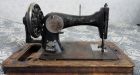 старинная швейная машинка