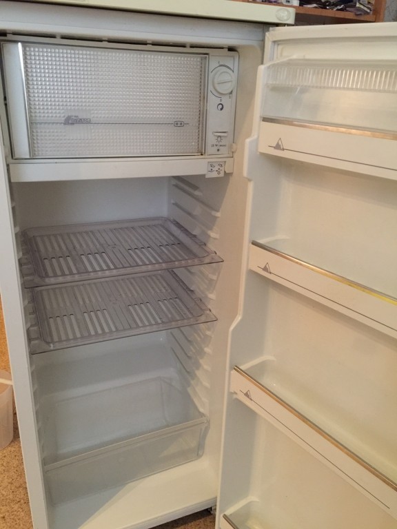 Старый холодильник саратов фото