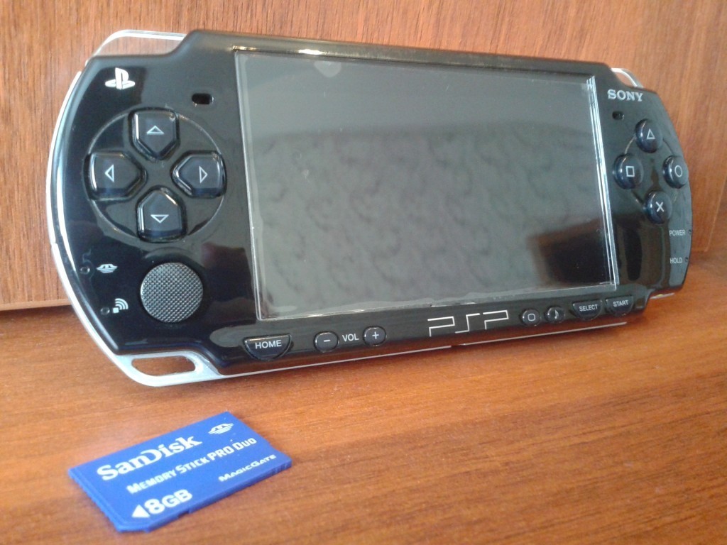 Psp поддержанная. Sony PSP 3008. Сони ПСП 3008. PSP-3008-2. PSP 3008 серая.