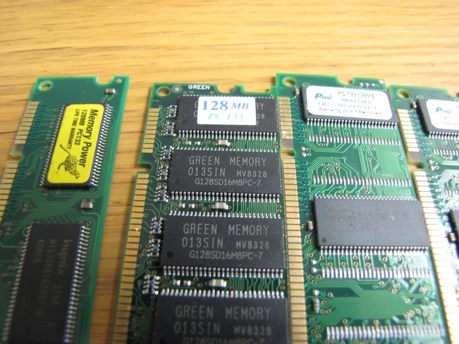 Планшеты памяти 128. PC 133 Оперативная память. Memory Power 128mb pc133. Оперативная память 128 МБ. PC-100 Оперативная память.