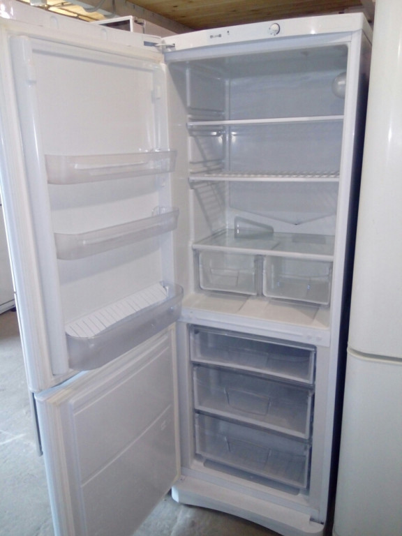 Холодильник индезит бу. Индезит холодильник нба160. Холодильник Индезит в 160. Холодильник Индезит nba161fnf запчасти.
