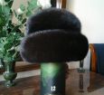 Женская норковая шапка боярка.57р-р.темно коричневая.густой мех на форме.состояние идеальное.очень л в Омске