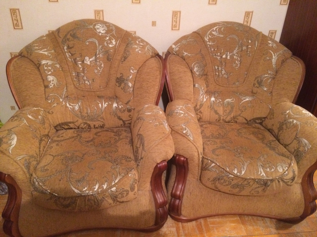 Авито кресло мягкое. Мягкое кресло диван. Старые диваны и кресла. Бэушные кресла. Кресло мягкое б/у.