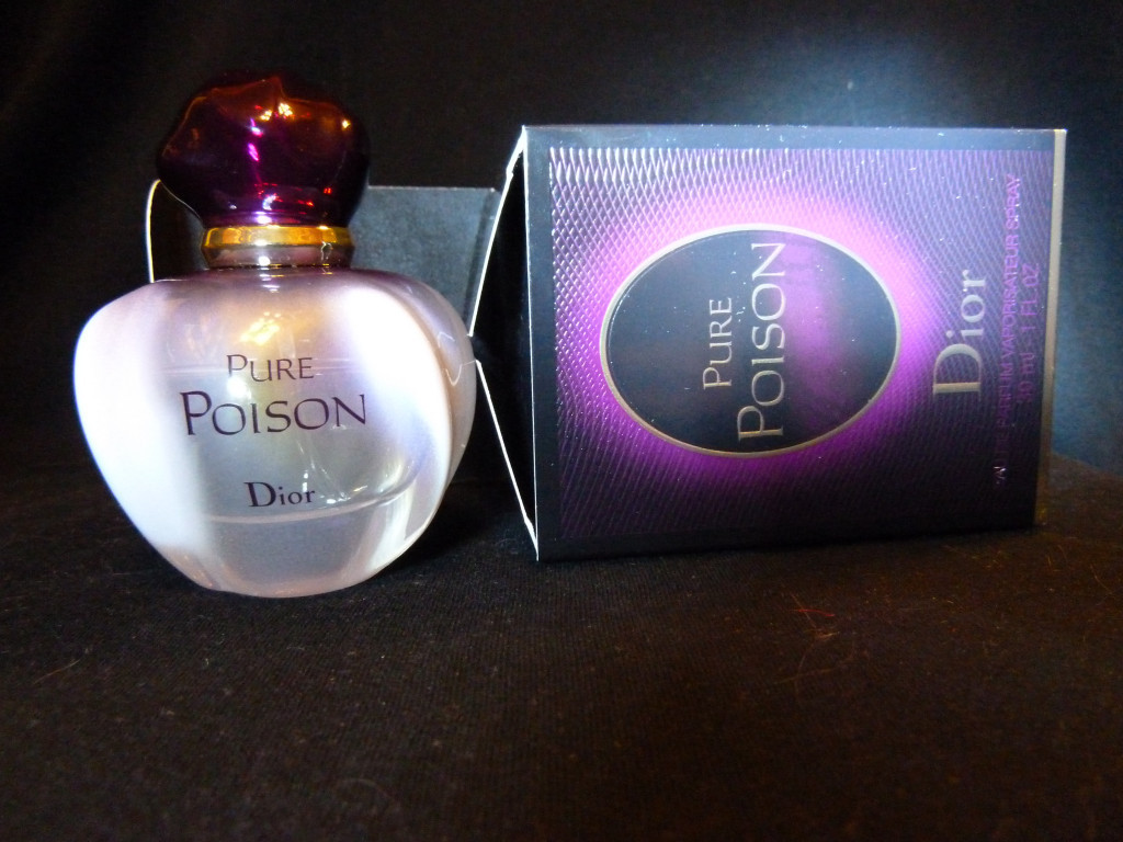 Как покупать на poison. Dior Pure Poison. Dior Pure Poison Elixir. Парфюмерная вода Christian Dior Pure Poison. Dior Pure Poison ad.