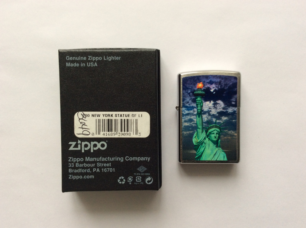 На заре zippo. Зиппо Нью Йорк. Zippo Lil Peep. Пьезо зажигалка статуя свободы. Зажигалка Zippo с надписью Lil Peep.