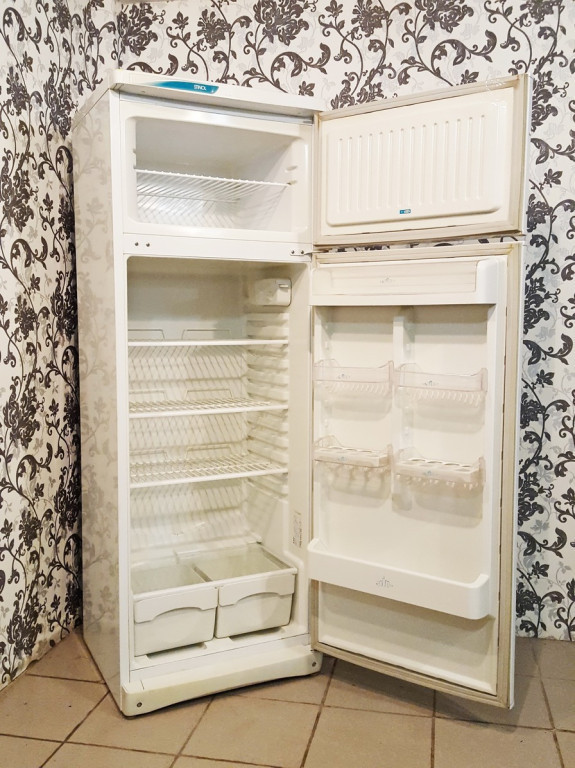 Куплю холодильник б у рабочий. Холодильник Атлант MXM 1709. Рабочий холодильник. Рабочий рабочий холодильник. Холодильник нужен рабочий холодильник.