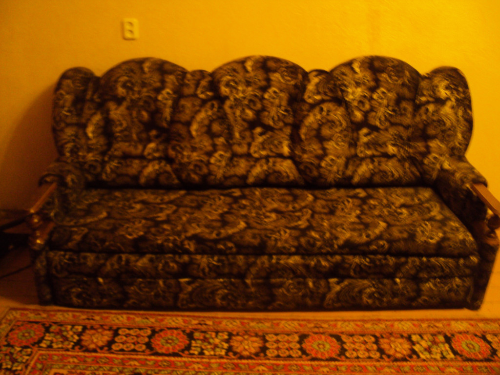 Мебель б у за деньги. Диван в хорошем состоянии. Коричневый диван б/у. Диваны бывшего употребления. Диван кресло б/у.