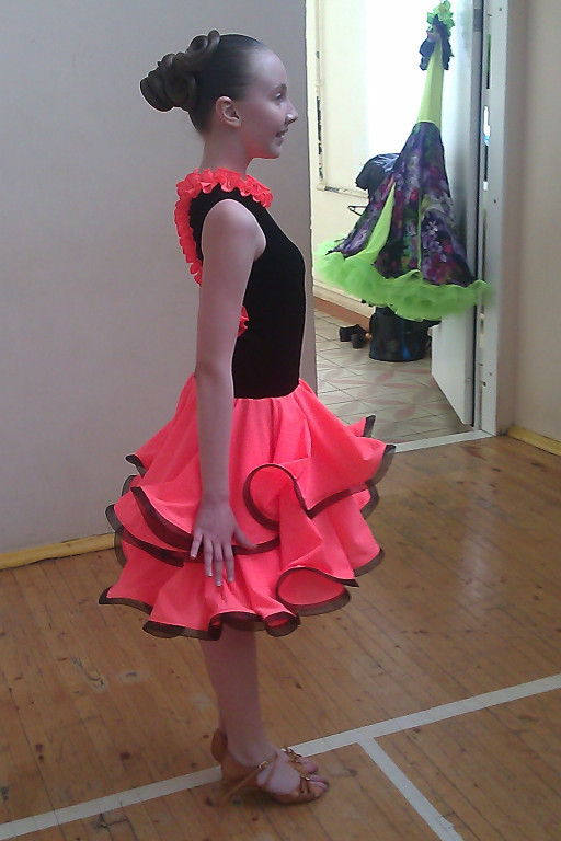 Платье для ю1 для бальных танцев