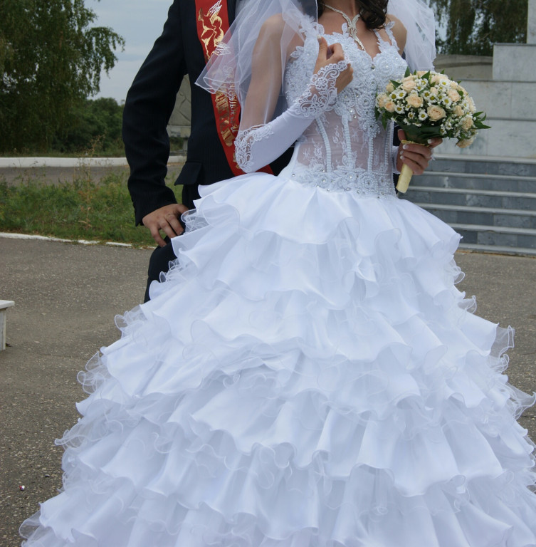 Платье б у авито. Свадебные платья Брянск. Свадебные платья Бийск. Двойное свадебное платье. Свадебные платья Белгород.