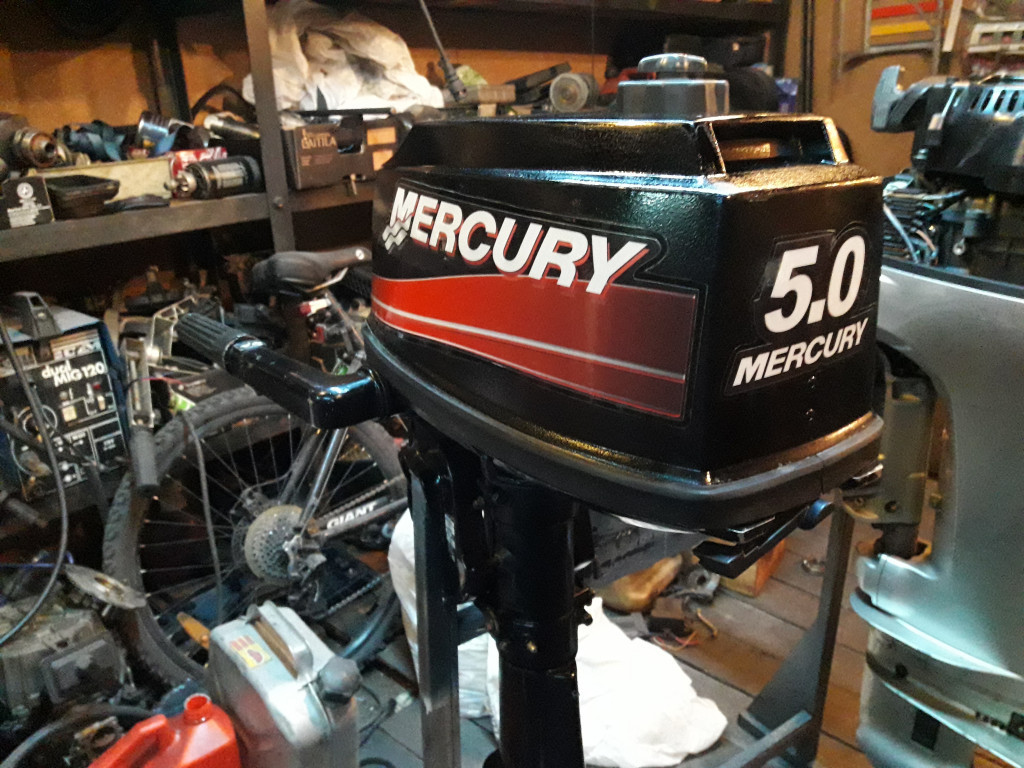 Купить мотор меркурий 5. Лодочный мотор Mercury 2.5. Mercury 5.0 Лодочный мотор. Лодочный мотор Mercury 5 л.с.. Мотор Меркури 2.5 4-х тактный.
