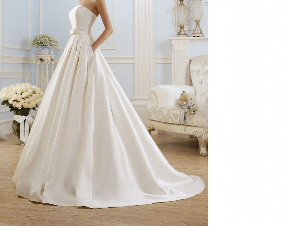 Свадебное платье стойка