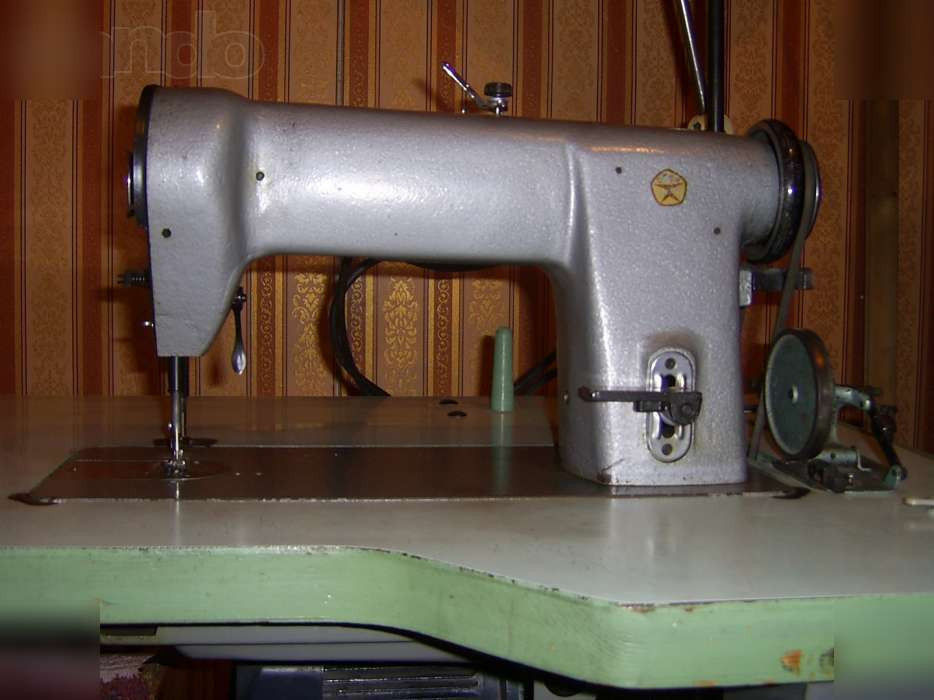 Швейные машинки бу москва. Швейная машина Веритас 97. Промышленная швейная машина Веритас. Швейная машинка Веритас Промышленная. Машинка Чайка 22 класс Промышленная.