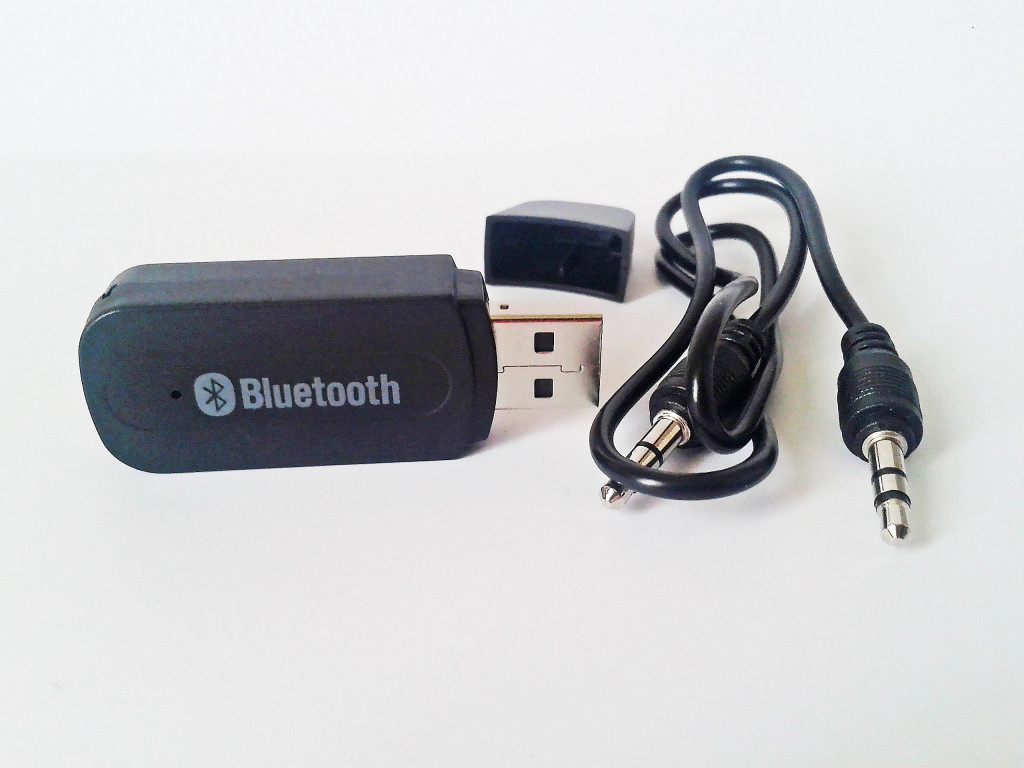 Usb bluetooth для автомагнитолы. Bluetooth-aux ресивер Dream b09. Блютуз адаптер аукс BT. Dream блютуз ресивер адаптер. Адаптер USB+Bluetooth BT-580.
