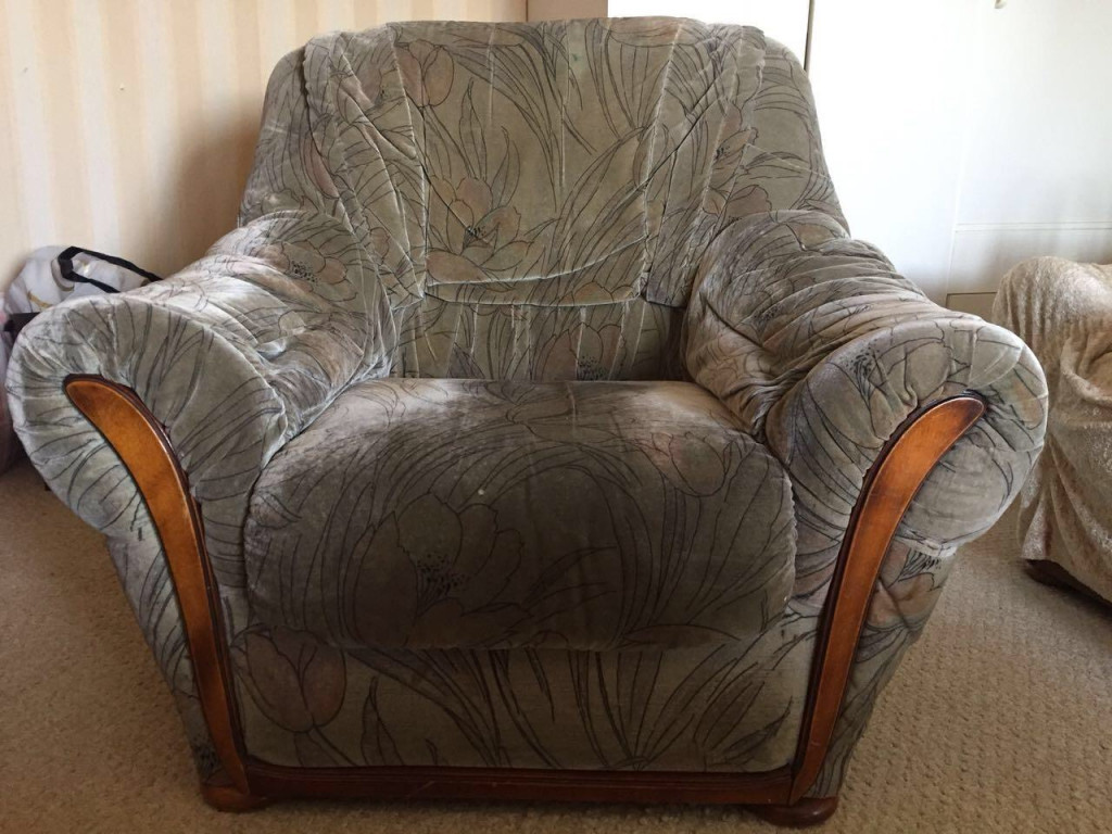 Кресло бу купить спб. Кресло даром. Отдам даром кресло. Даром диван и два кресла.