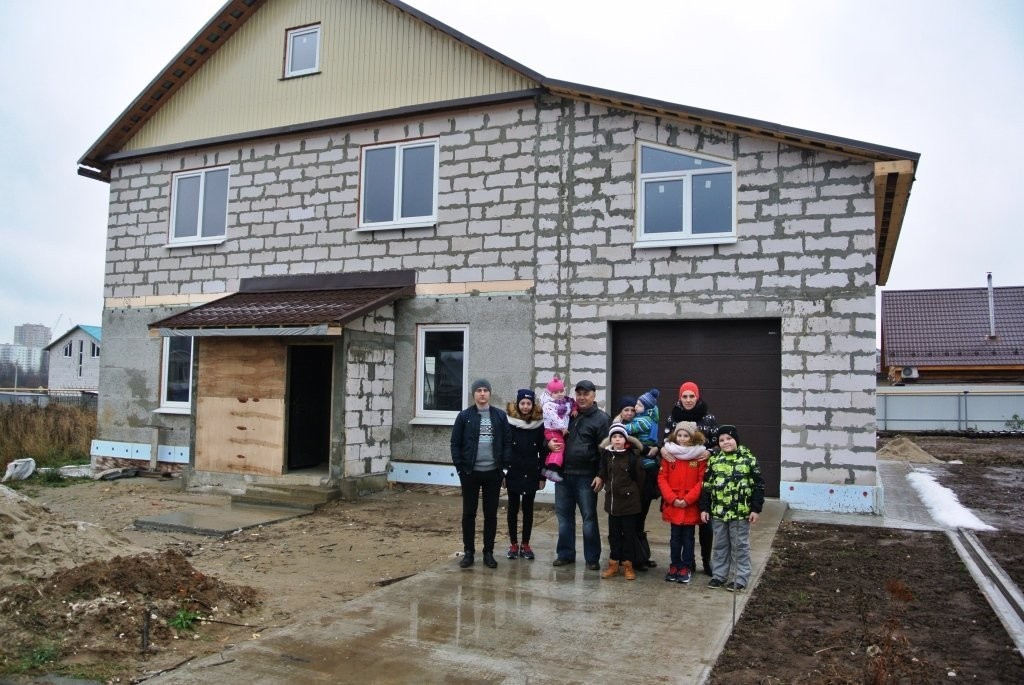 Купить дом многодетной семье. Какие дома сейчас строят в Валуйках для многодетных.