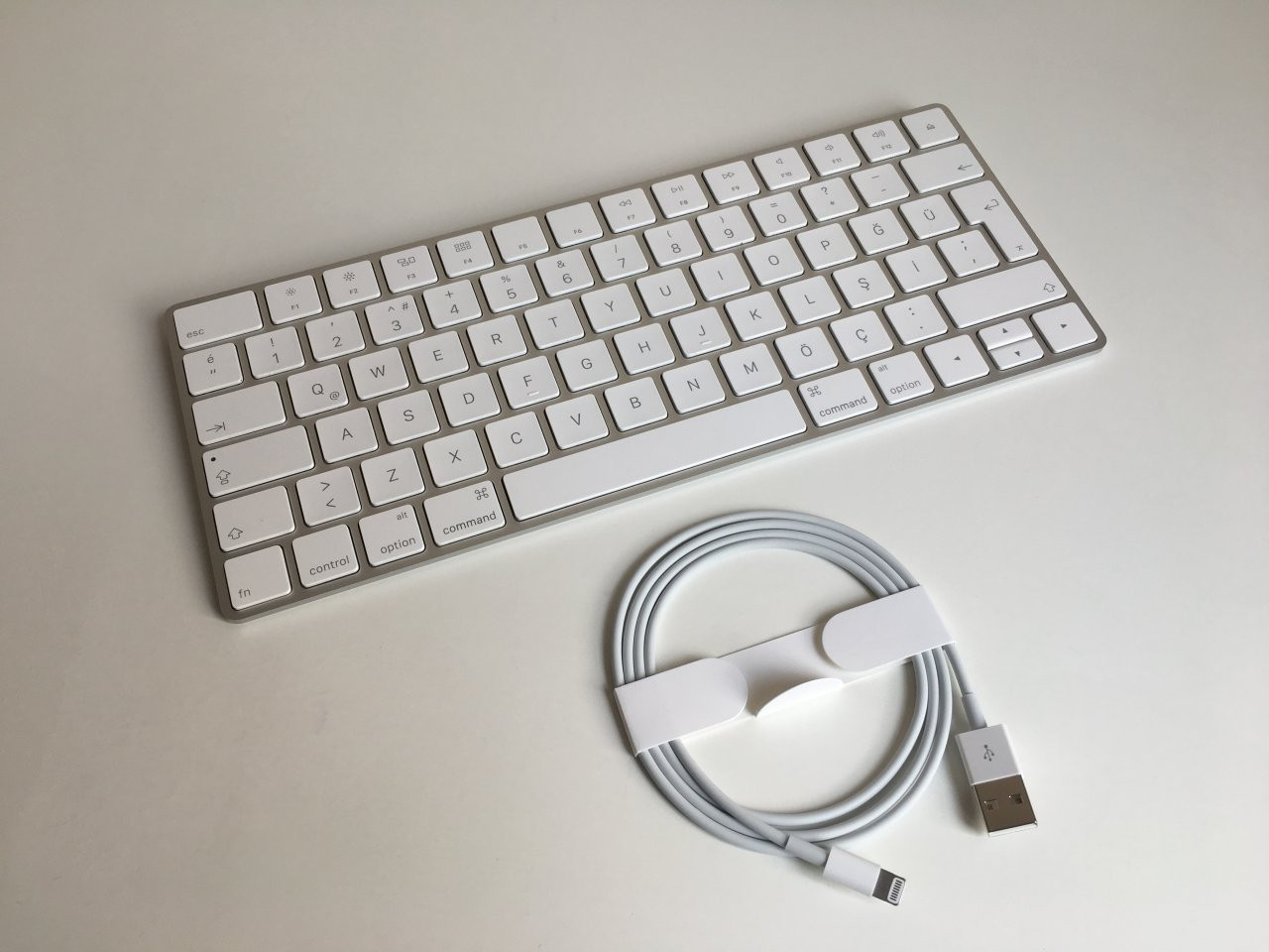 Клавиатуры эпл. Apple Magic Keyboard 2. Клавиатура Apple Magic Keyboard 2. Клавиатура Apple Magic Keyboard. Mac клавиатура Magic 2.