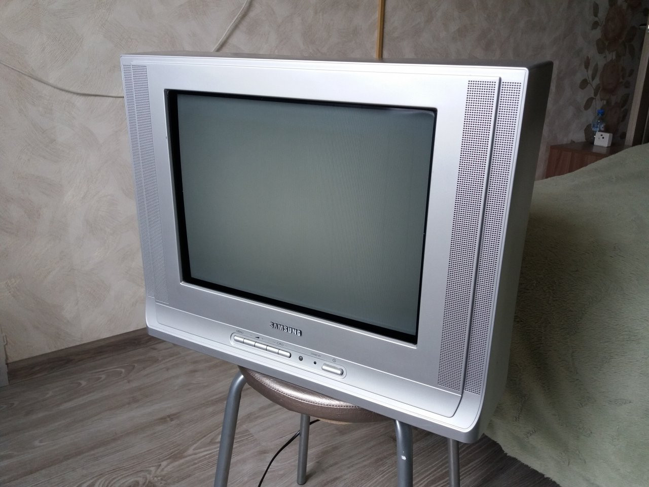 Телевизоры серого цвета. Samsung 21 дюйм кинескопный. Телевизор Samsung CS 15k20. Телевизор CS-15m16mqq. Samsung CS-15m16zqq.