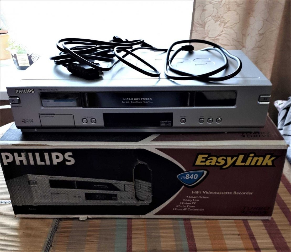 Видеомагнитофон филипс. Видеомагнитофон Philips VR 840. Philips vr840/58. Видеомагнитофон Philips vr497/55. Видеомагнитофон Philips VR 253.