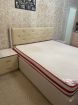 Продам двухспальную кровать с тумбочками в Хабаровске