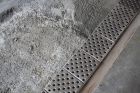 Стальная плитка из перфорированного металла для упрочнения и защиты тяжелонагруженного бетонного пол в Екатеринбурге