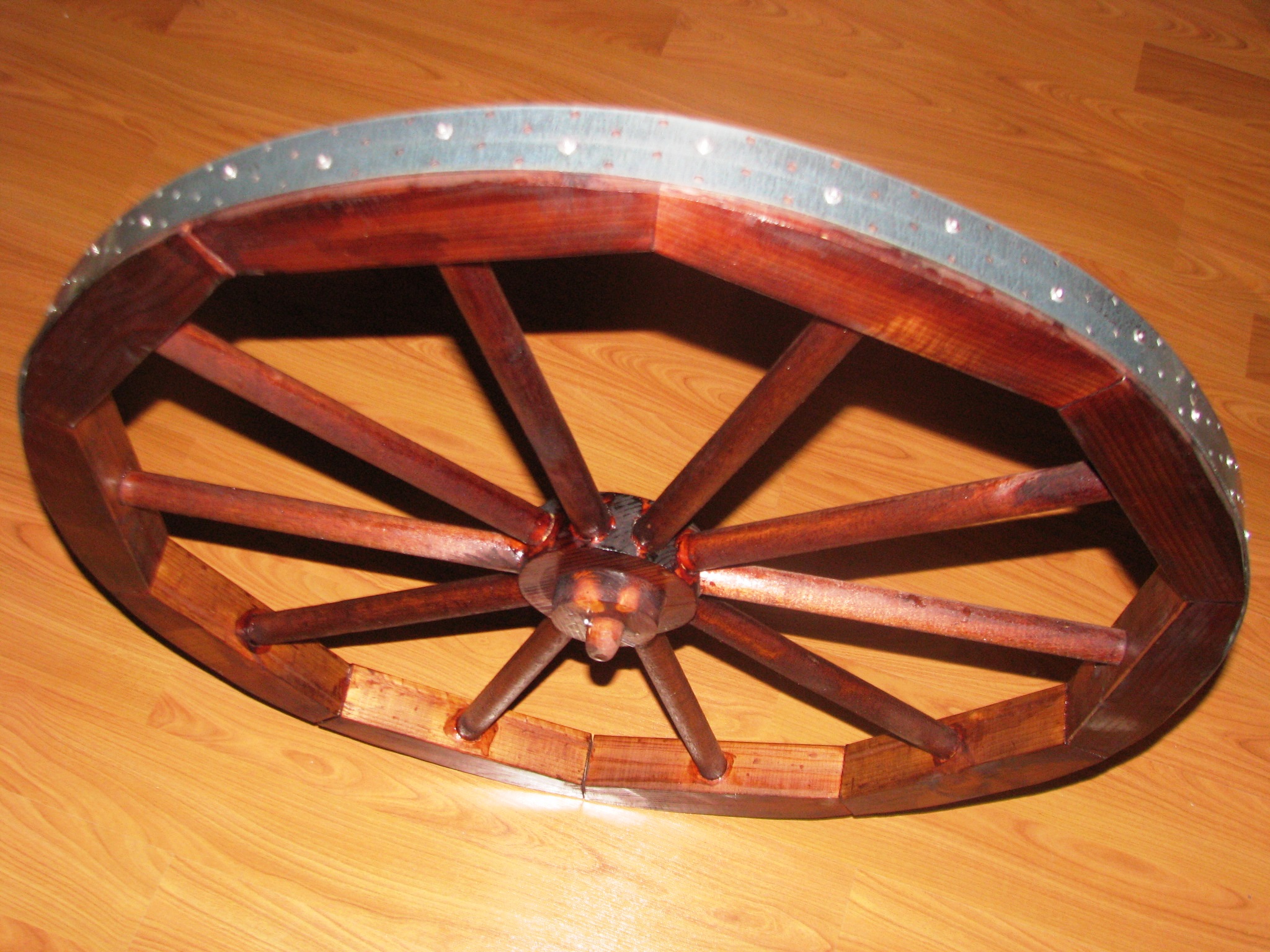 Деревянные колеса для телеги. Колесо телеги d90. Колесо телеги деревянное. Декоративные колеса для телеги. Колесо для телеги из дерева.