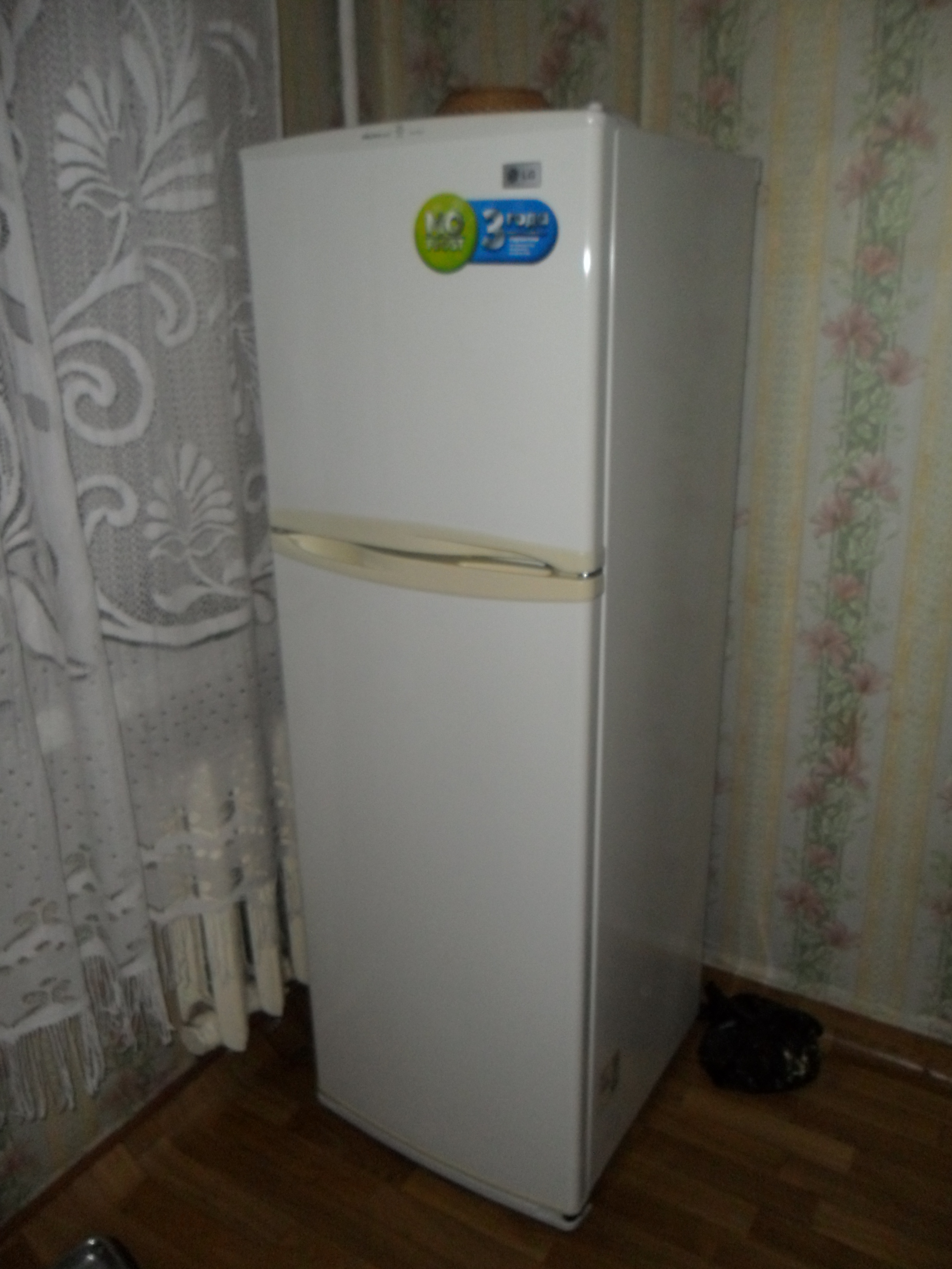 Б у холодильники в красноярске. LG gr-292 sq. Холодильник LG gr-292 sq. Холодильник LG 2002. Холодильник Лджи в 2000.