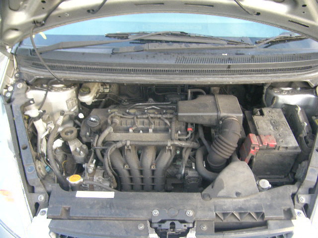 Мицубиси кольт двигатели. Двигатель Кольт 1.3. Двигатель Митсубиси Кольт 2004 года. Мицубиси Colt 1.3 2007 движок. Мицубиси Кольт 2004 Топливопровод.
